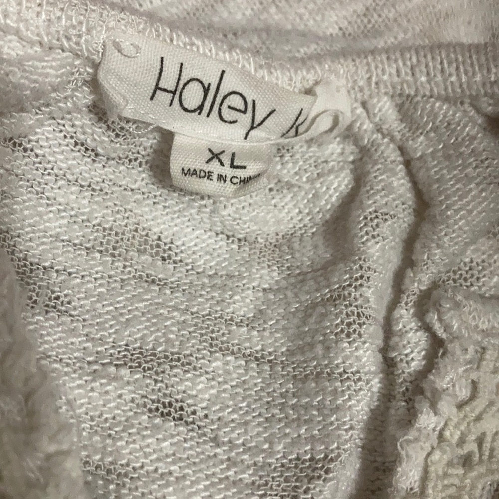Pretty Crochet Top - Picture 2 of 7